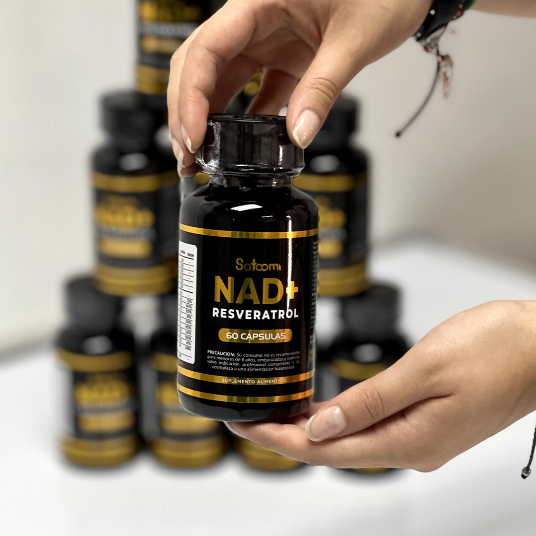 Frasco negro y dorado de Resveratrol mas NAD Satoomi, 60 capsulas