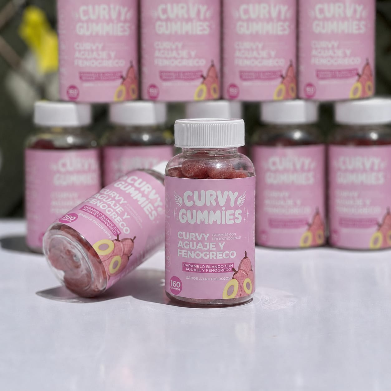 Envase rosa de Curvy Gummies con aguaje y fenogreco, 160 gramos